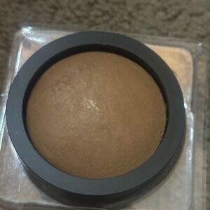 NEW Laura Mercier Matte Radiance Baked Powder - Bronze 04